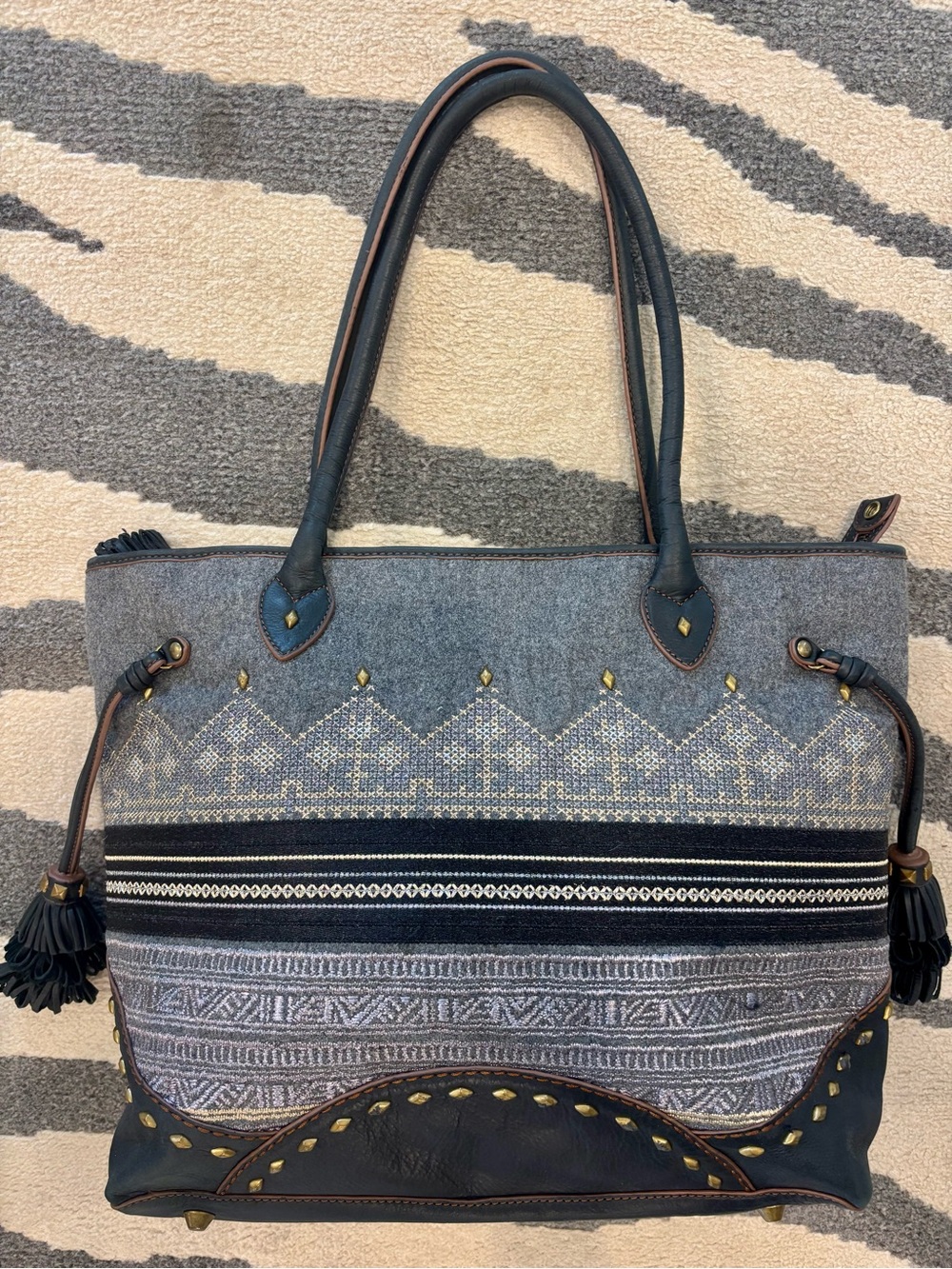 Isabella Fiore Gray Patterned Tote Bag with Black Trim
